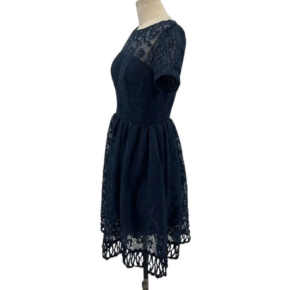 Chi Chi London Sheridan Dress Navy Blue Embroidered‎ Short Sleeve UK 12 US 8 - Picture 7 of 14